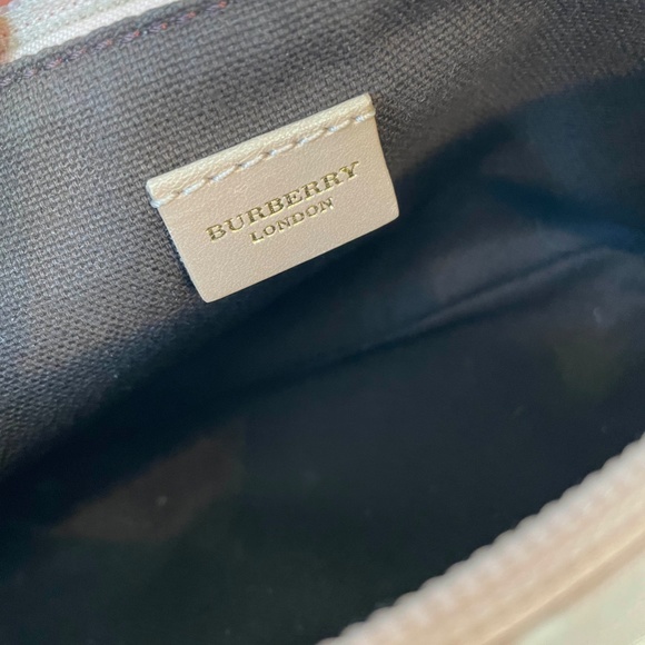 Burberry Haymarket Check Bag. Authentication Included! - Picture 4 of 7